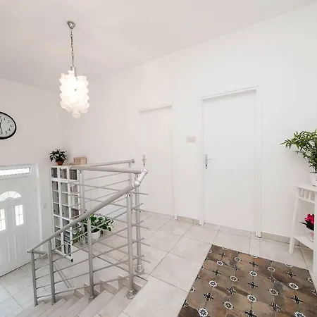 Ruzica Apartment *